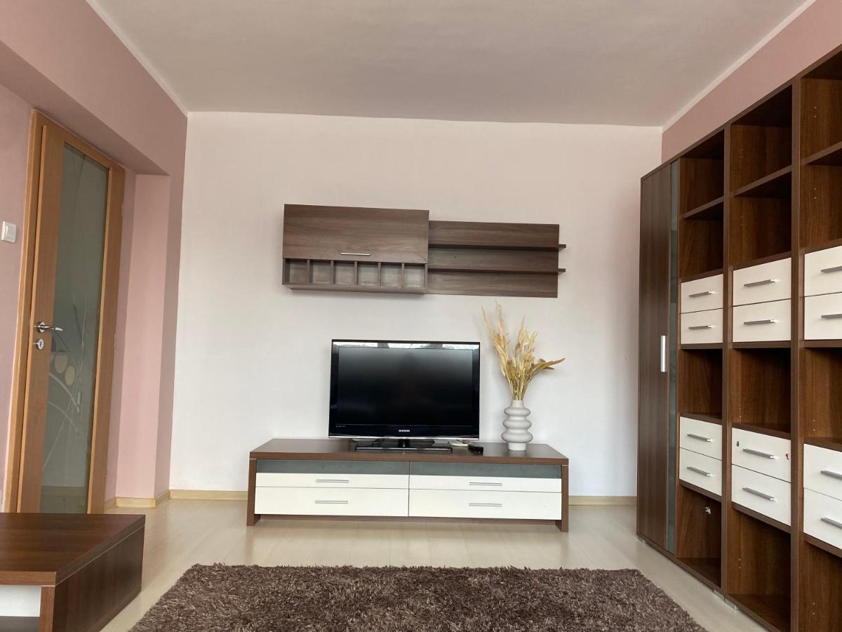 Апартаменты Sendy Apartman 2 Сфынту-Георге Экстерьер фото