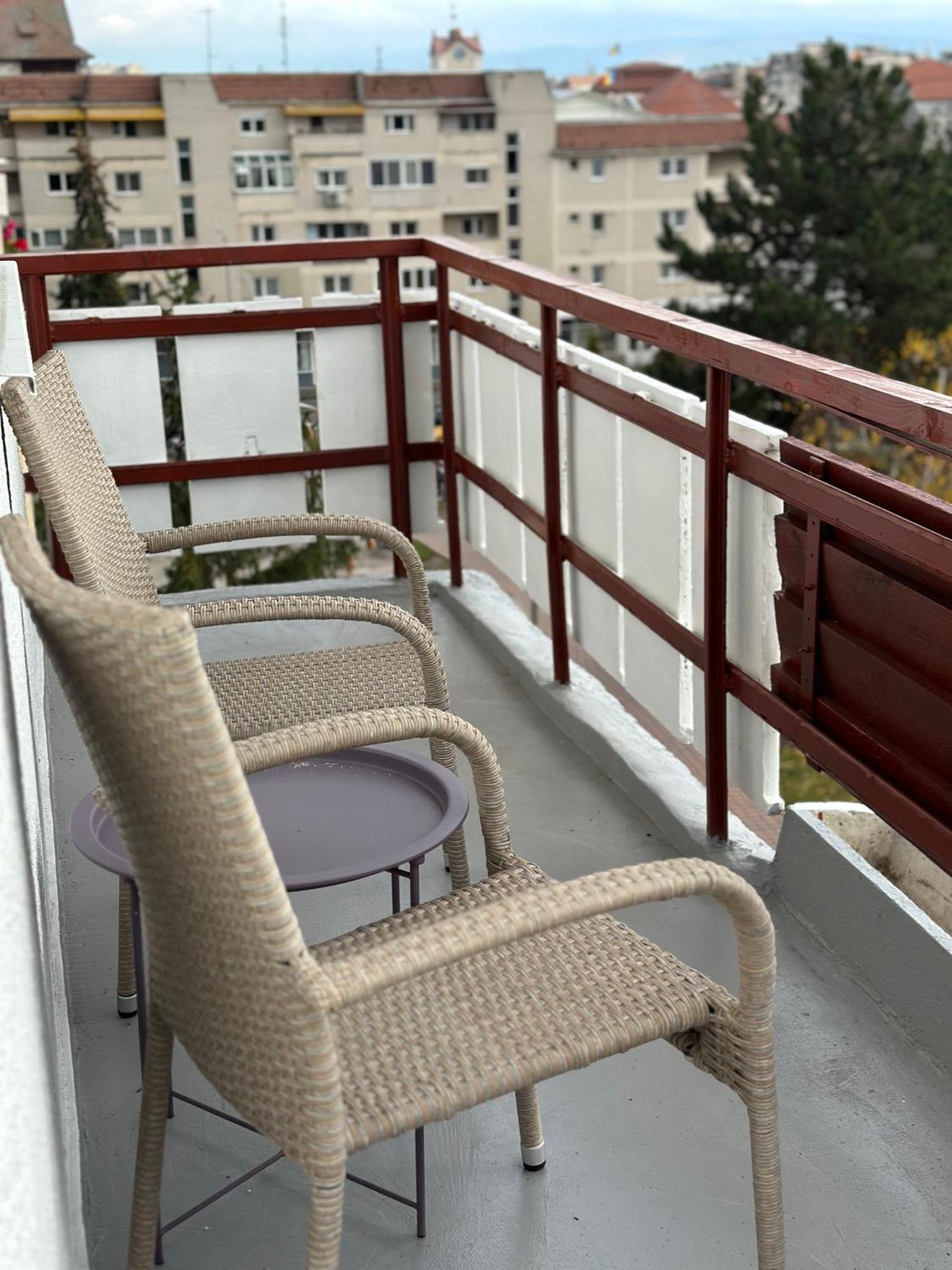 Апартаменты Sendy Apartman 2 Сфынту-Георге Экстерьер фото
